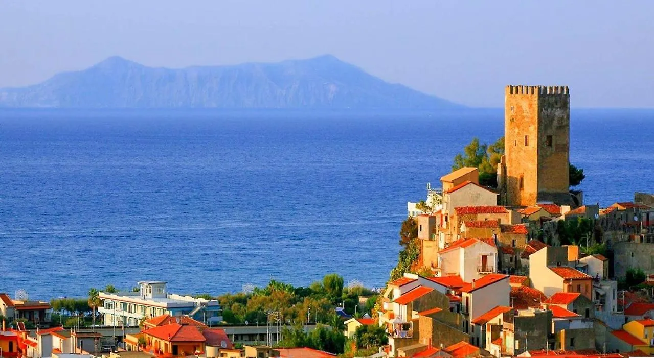 Residence Il Vicoletto Brolo Italia